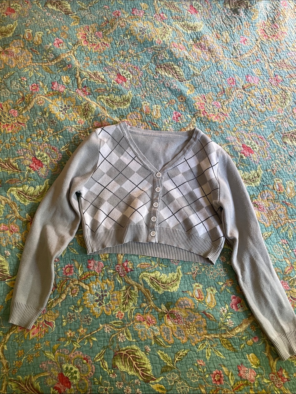 ROMWE Light Gray Argyle Cropped V-Neck Button Cardigan